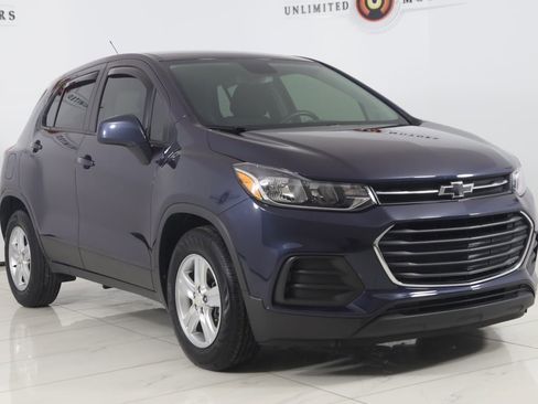 Used 2019 Chevrolet Trax LS w/ Tint and Cruise Package image 17