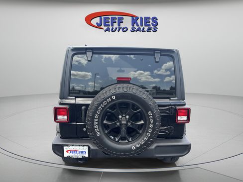 Used 2021 Jeep Wrangler Unlimited Sport AWD/4WD image 6