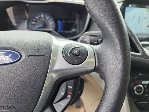 Used 2016 Ford C-MAX Energi SEL w/ Equipment Group 302A FWD image 26
