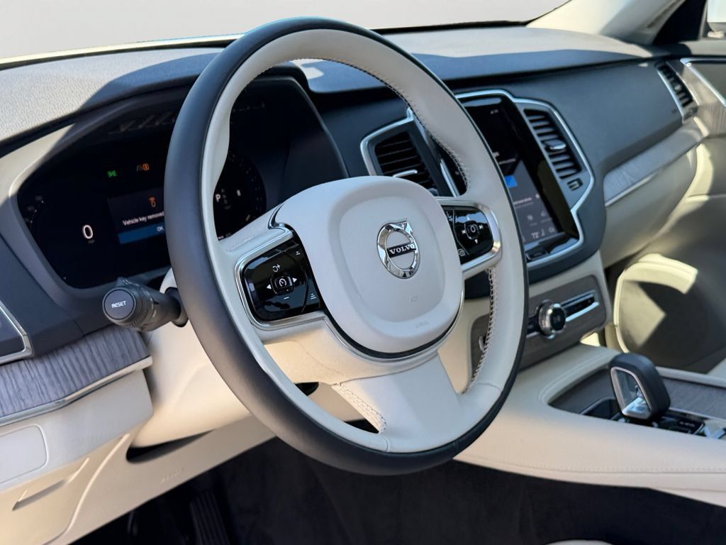 Certified 2023 Volvo XC90 B6 Core w/ Climate Package AWD/4WD image 18