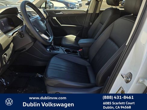 Used 2023 Volkswagen Tiguan SE FWD image 16