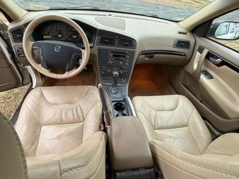 Used 2002 Volvo V70 AWD image 12