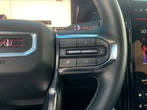 Used 2025 GMC Acadia Elevation image 24