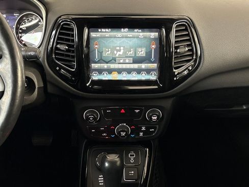 Used 2018 Jeep Compass Limited w/ Navigation Group image 24