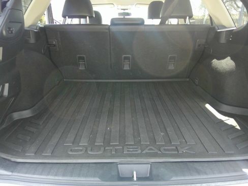 Used 2016 Subaru Outback 2.5i Limited image 32