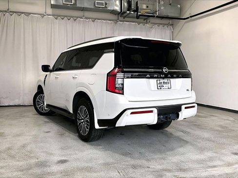 Used 2025 Nissan Armada SL w/ Captain's Chari Seat Package image 5