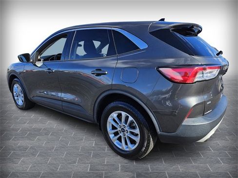 Used 2020 Ford Escape SE image 5