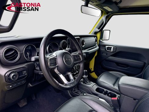 Used 2023 Jeep Wrangler Unlimited Sahara w/ Cold Weather Group image 11