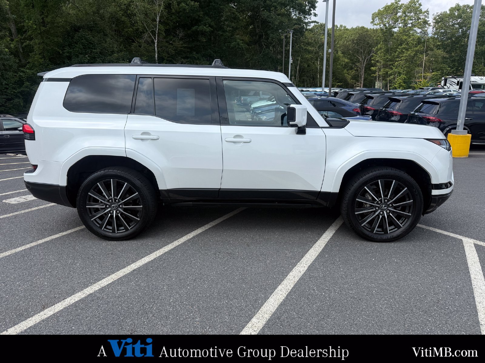 Used 2024 Lexus GX 550 w/ Accessory Package (2T) AWD/4WD image 9
