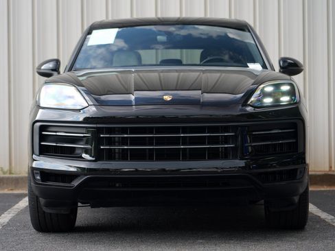 Used 2024 Porsche Cayenne AWD/4WD image 7