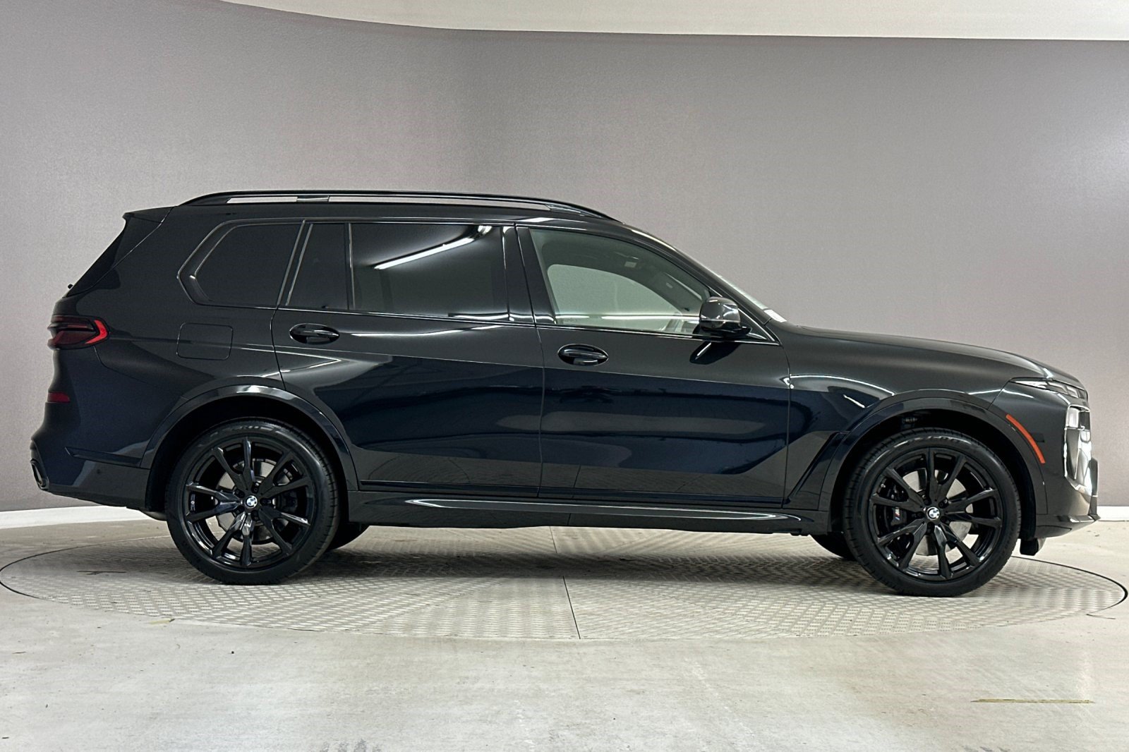 Certified 2025 BMW X7 xDrive40i w/ M Sport Package AWD/4WD image 7