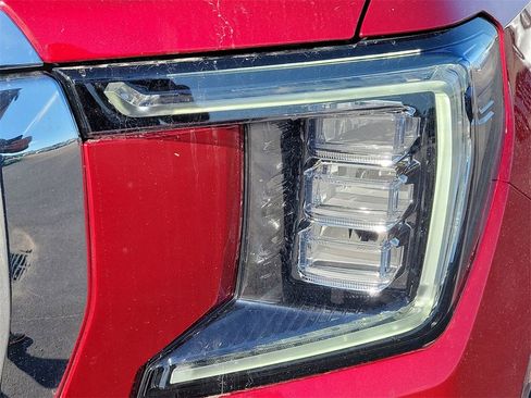 Used 2022 GMC Yukon SLT w/ SLT Premium Package image 10