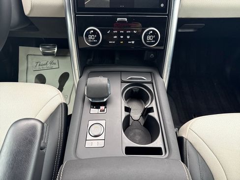Used 2021 Land Rover Discovery S R-Dynamic image 23