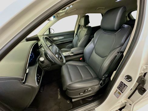 Used 2025 Genesis GV70 2.5T AWD/4WD image 13