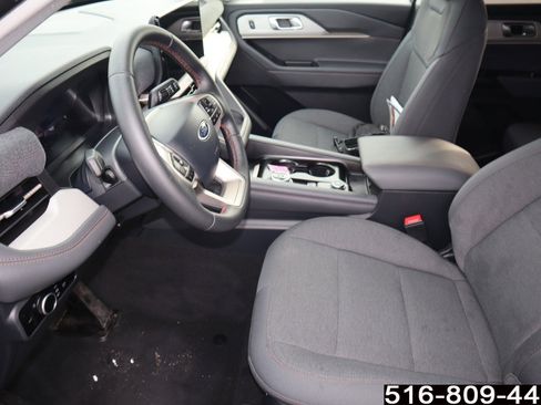 Used 2025 Ford Explorer Active image 14