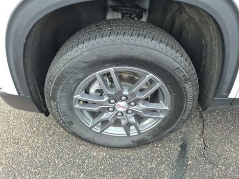 Used 2025 GMC Acadia Elevation image 12