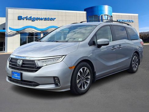 Used 2024 Honda Odyssey EX-L image 3