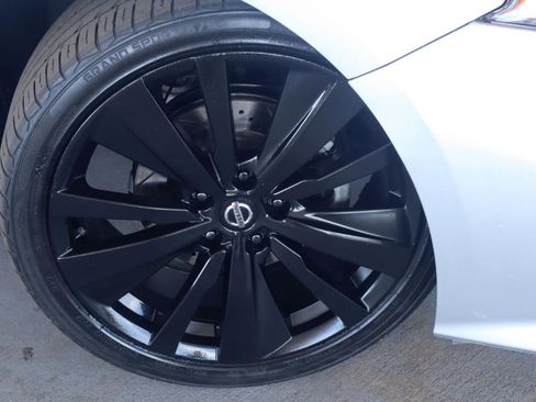 Used 2021 Nissan Altima 2.5 SR image 3