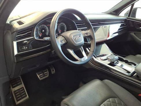 Used 2023 Audi SQ7 Prestige w/ Sport Package image 9