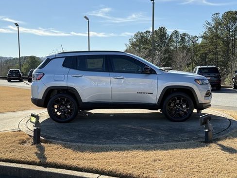 New 2026 Jeep Compass Latitude image 8