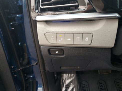 Used 2021 Kia Niro EX Premium image 29