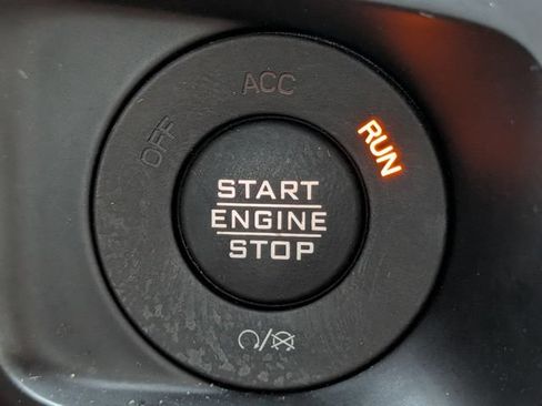 Used 2024 Jeep Wrangler Unlimited Sahara AWD/4WD image 30