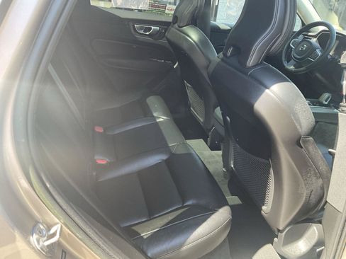 Used 2023 Volvo XC60 B5 Core AWD/4WD image 23