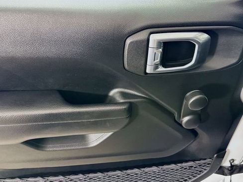 Used 2022 Jeep Wrangler Unlimited Sport image 16