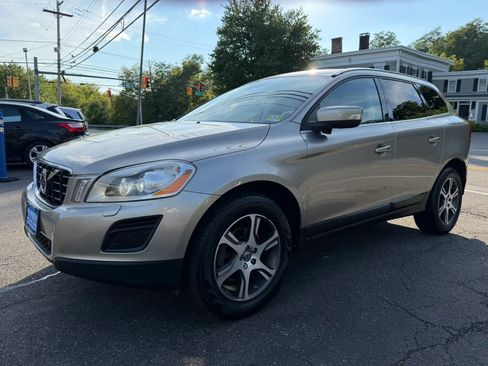 Used 2013 Volvo XC60 T6 AWD/4WD image 3