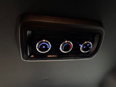 Used 2017 Dodge Grand Caravan SXT image 25