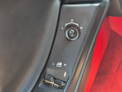 Used 1996 Chevrolet Corvette Coupe RWD image 21