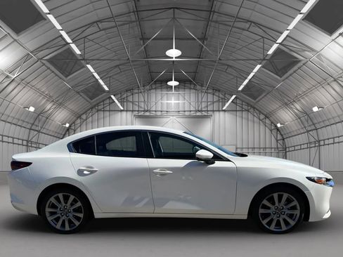 Used 2022 MAZDA MAZDA3 s image 4