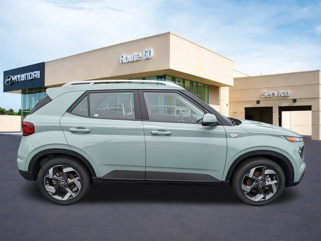 Used 2026 Hyundai Venue SEL FWD image 3