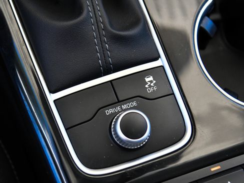 Used 2019 Kia Stinger RWD image 28