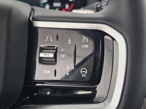 Used 2024 Land Rover Discovery Sport S image 28