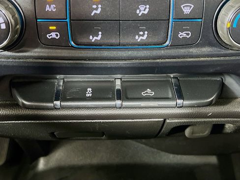 Used 2017 Chevrolet Silverado 3500 W/T RWD image 32
