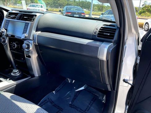 Used 2021 Toyota 4Runner SR5 AWD/4WD image 18
