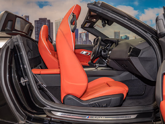 Used 2025 BMW Z4 M40i RWD image 23