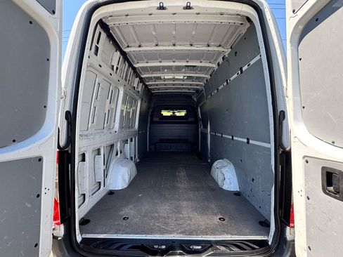 Used 2021 Mercedes-Benz Sprinter 2500 image 7