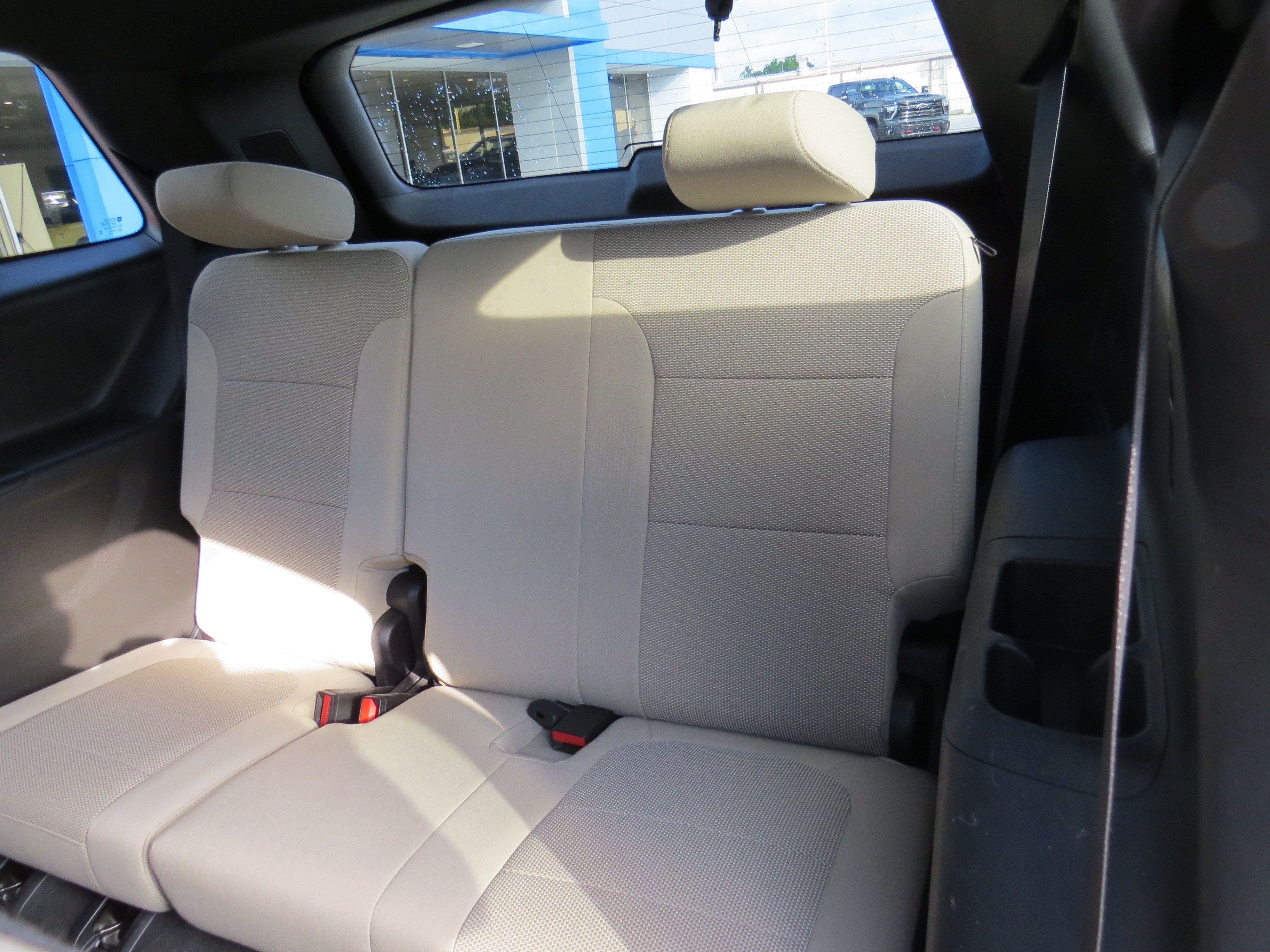 Used 2023 Chevrolet Traverse LS AWD/4WD image 11
