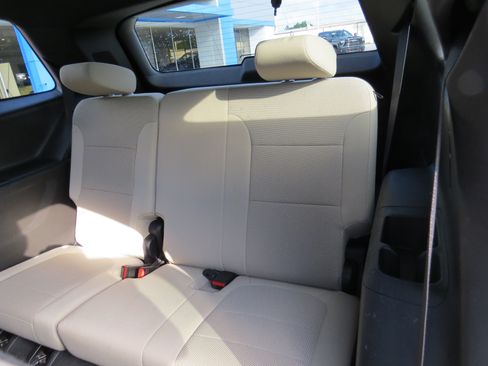 Used 2023 Chevrolet Traverse LS AWD/4WD image 11