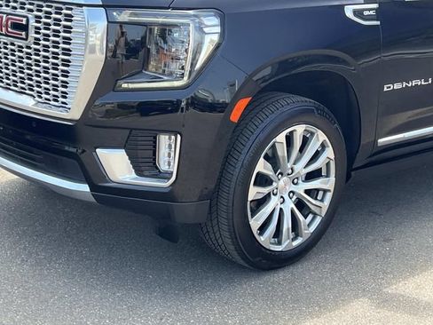 Used 2023 GMC Yukon Denali w/ Advanced Technology Package AWD/4WD image 7