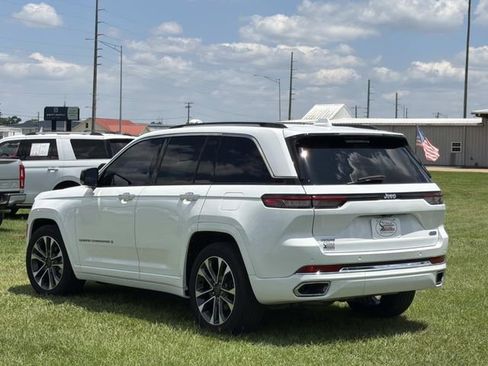 Used 2022 Jeep Grand Cherokee Overland AWD/4WD image 11