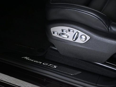 Certified 2026 Porsche Macan GTS image 27
