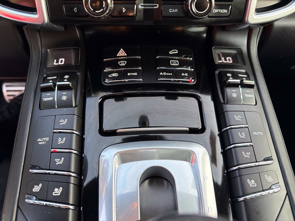 Used 2016 Porsche Cayenne GTS AWD/4WD image 28