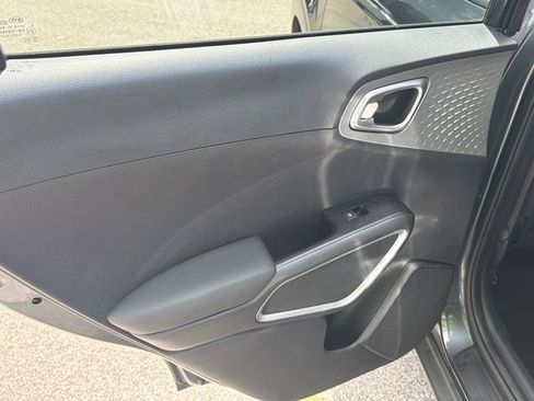 Used 2020 Kia Soul LX FWD image 22
