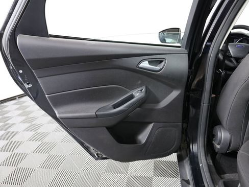 Used 2017 Ford Focus SE FWD image 14