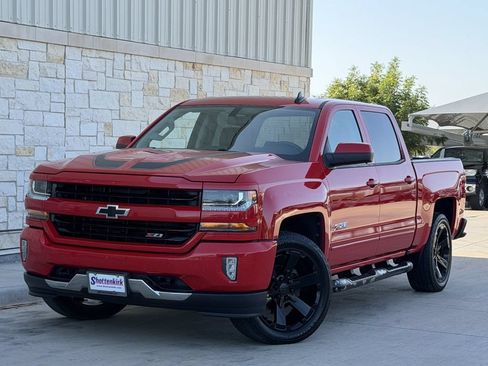 Used 2018 Chevrolet Silverado 1500 LT w/ Rally 2 Edition AWD/4WD image 2