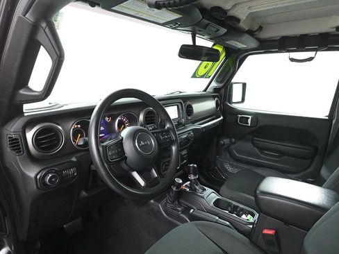 Used 2018 Jeep Wrangler Unlimited Sport image 13