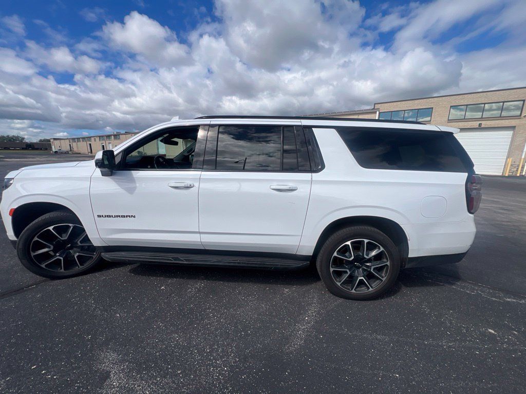 Used 2021 Chevrolet Suburban RST w/ Luxury Package AWD/4WD image 6